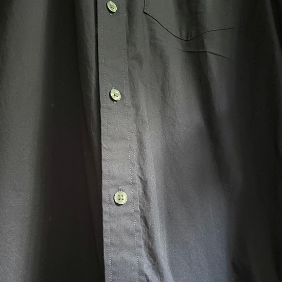 GAP Button-Down - Picture 3 of 7